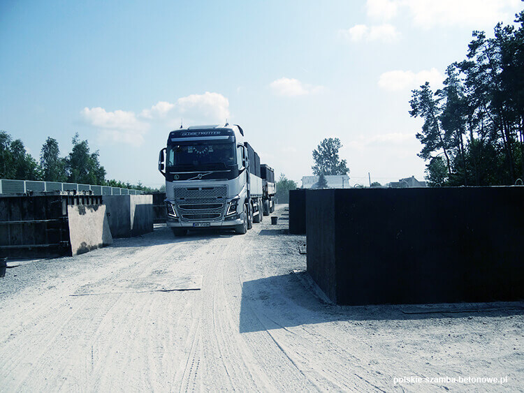 Transport szamb betonowych  w Żarkach